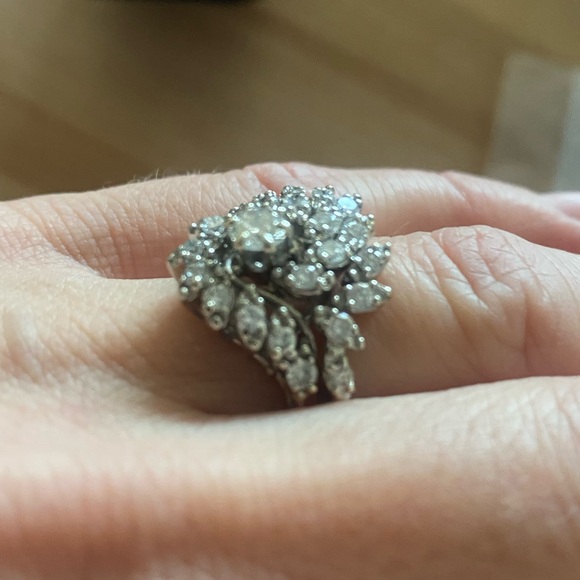 14K White Gold Ring 7.5g 1/3 ct. Center Stone 69 points side stones 1 ct total - Picture 6 of 9